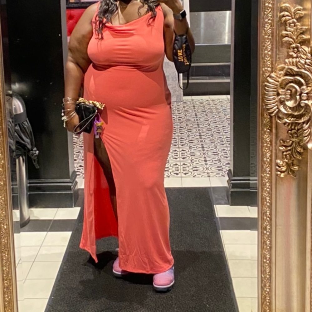 Pink causal/formal dress with split up the side